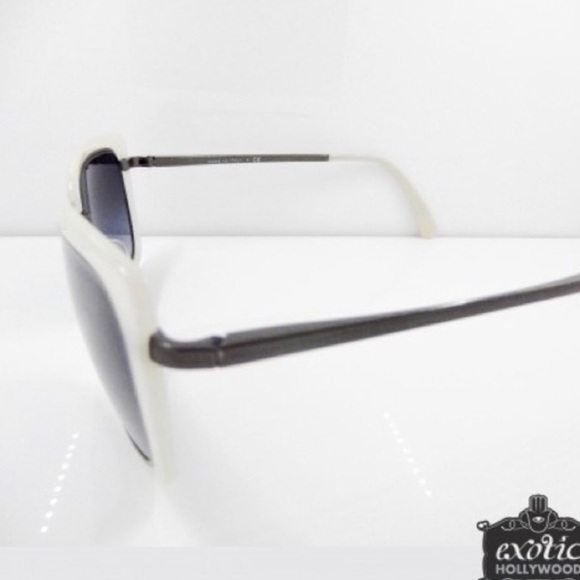 ♦️FINAL SALE♦️ CHANEL 4203 SUNGLASSES - Picture 2 of 8
